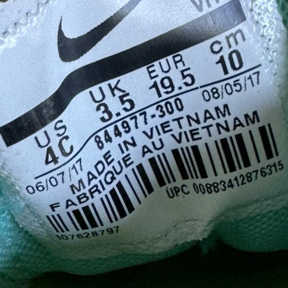 Size 4c - Nike Stelos Green Hook & Loop Mesh Toddler Sneakers 844977-300